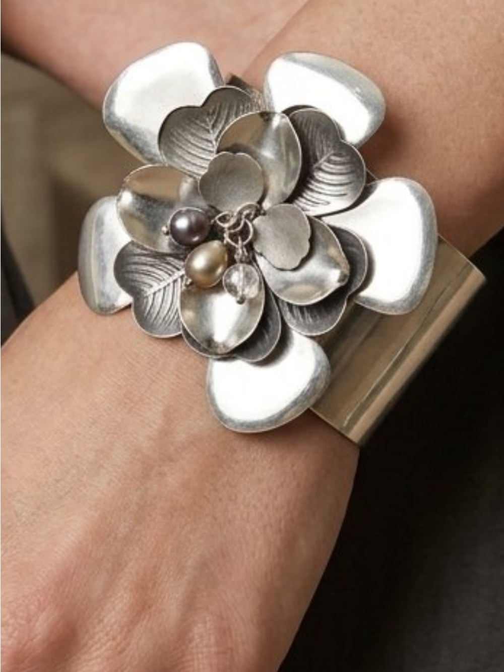 Vintage Y2K Silver Tone Floral Statement Cuff Bracelet Jewelry